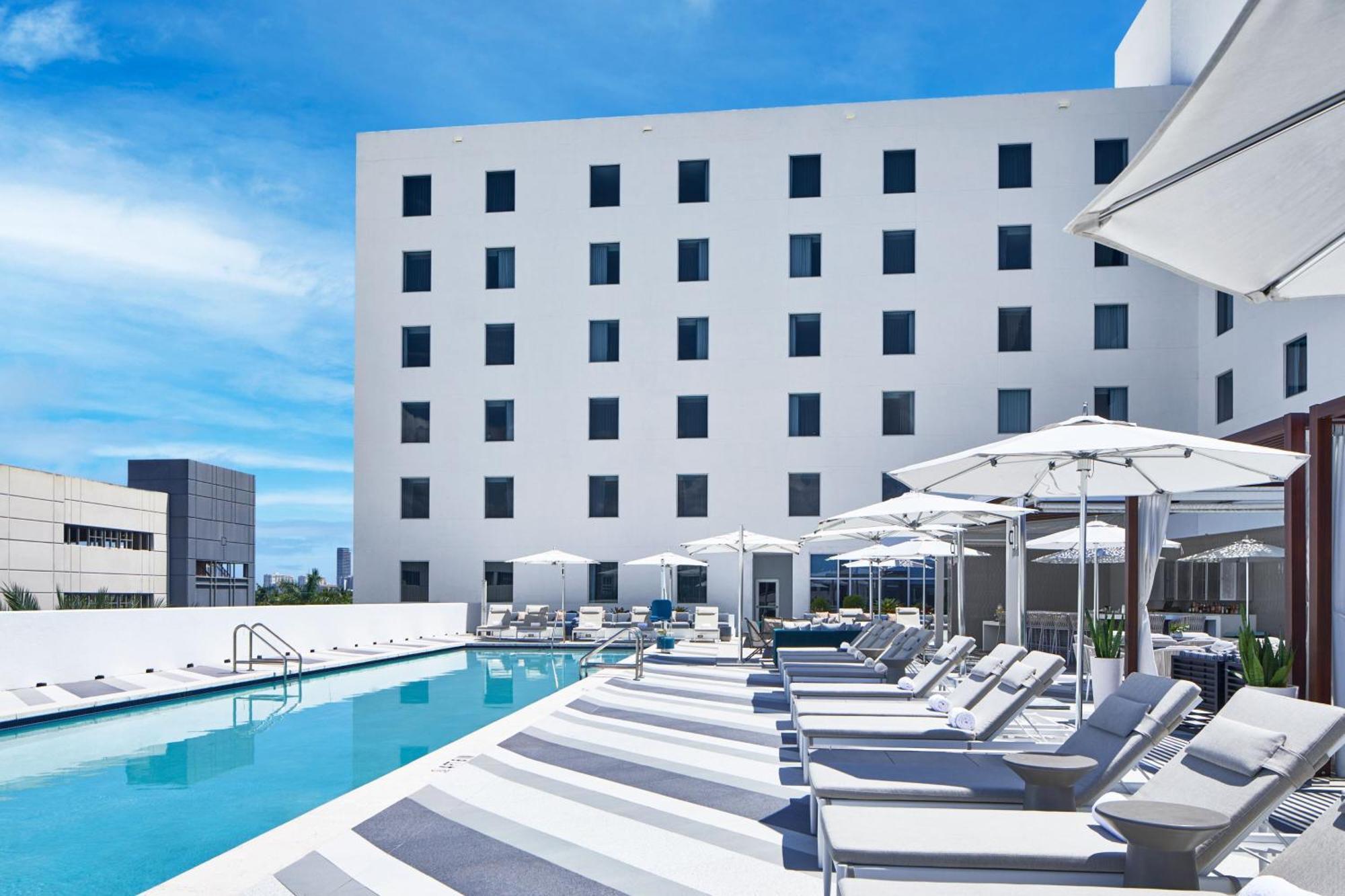 Ac Hotel By Marriott Miami Авентура Екстериор снимка